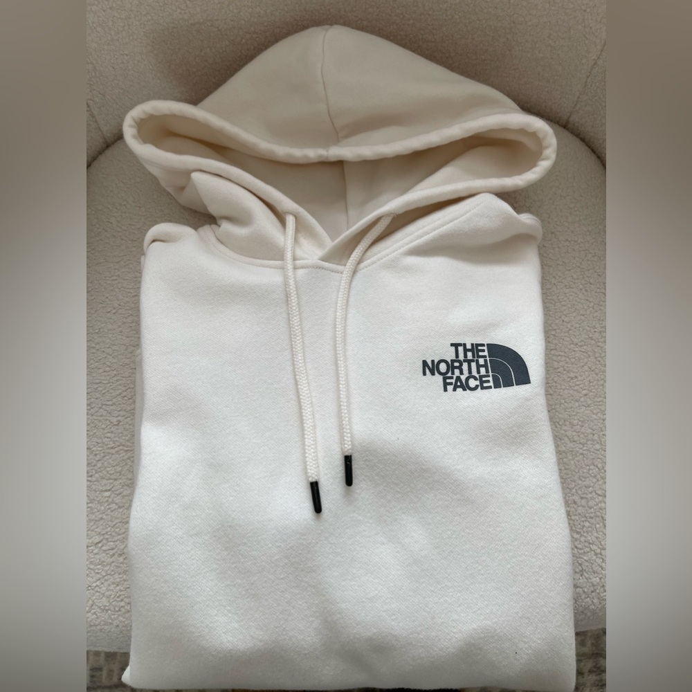 ✨Used Like New✨ The North Face creamy white hoodie